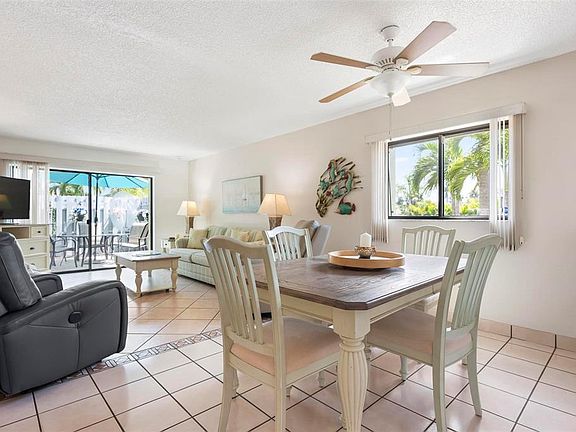 3rd image of 6703 Midnight Pass Rd APT 101