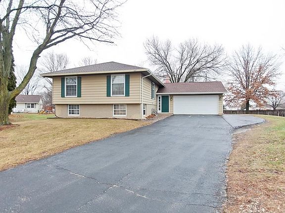 3rd image of 1494 Cottonwood Ln NE