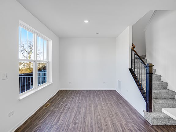 5th image of 243 Settlers Pl