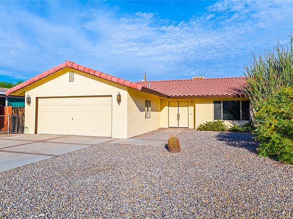 3rd image of 1135 Avenida Del Sol