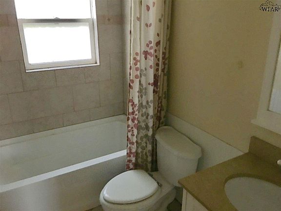 5th image of 1613 35th St