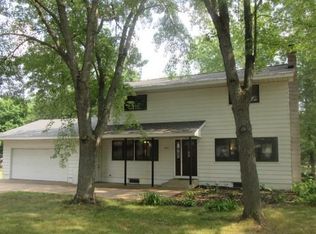 6097 Maple St, North Branch, MN 55056