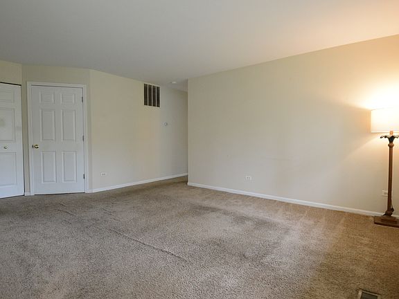 4th image of 1224 N Red Oak Cir Unit 1