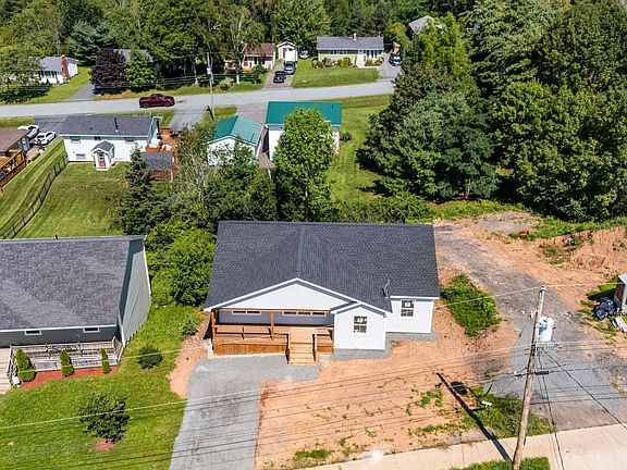 4th image of 75 Burgess Cres