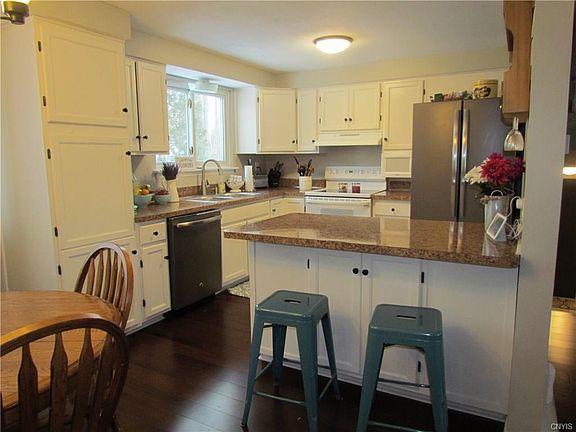 4th image of 3091 Kingsbridge Ln