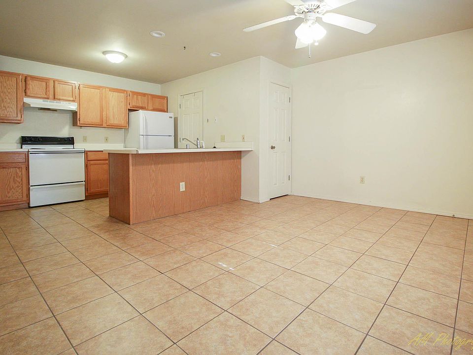 1st image of 970 N Oakland Ave APT 1