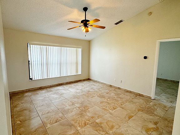 3rd image of 2744 Smithfield Dr
