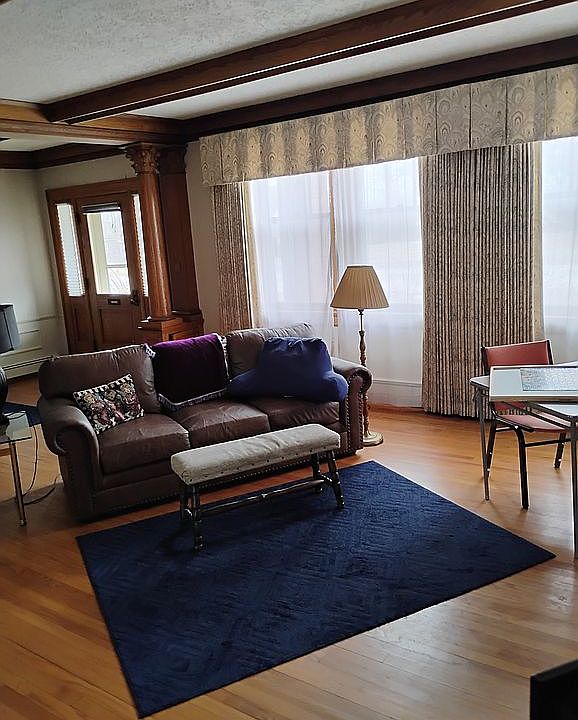 Living/family room 1
