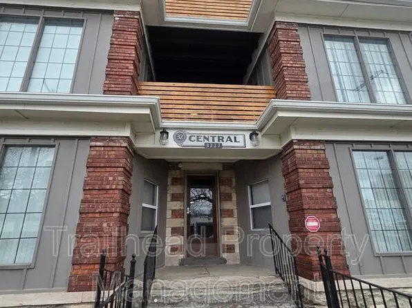 3227 Central St #3, Kansas City, MO 64111