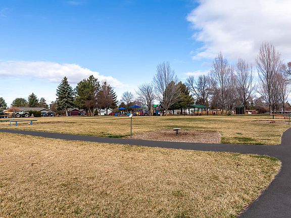 4th image of 1650 SW 16th St