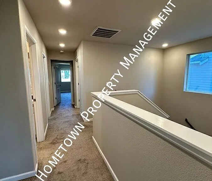 3332 Juno Ct NE — Photo 18