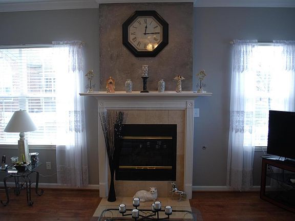 5th image of 131 Alexander Lawrence Dr