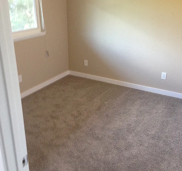 Edmonds Crest Apartments — Photo 12