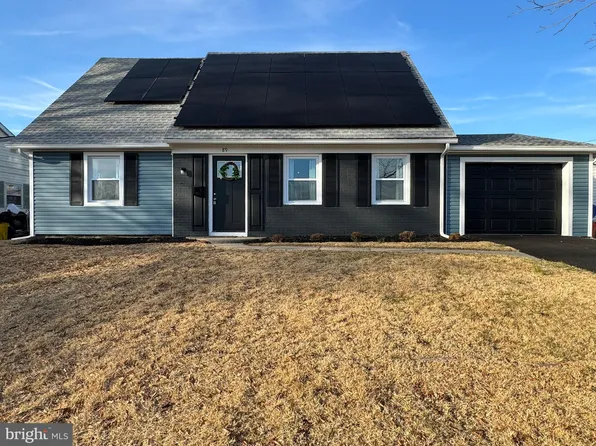 89 Hampshire Ln, Willingboro, NJ 08046