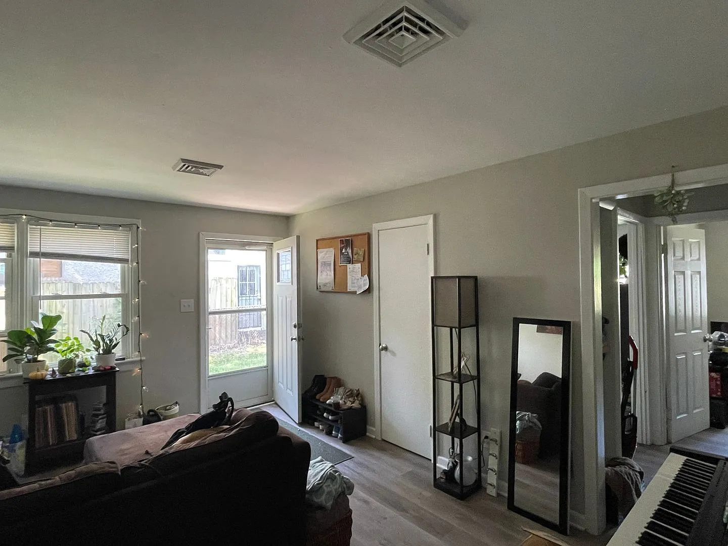2 bed, 1.0 bath, 700 sqft, $1,100 — Photo 4
