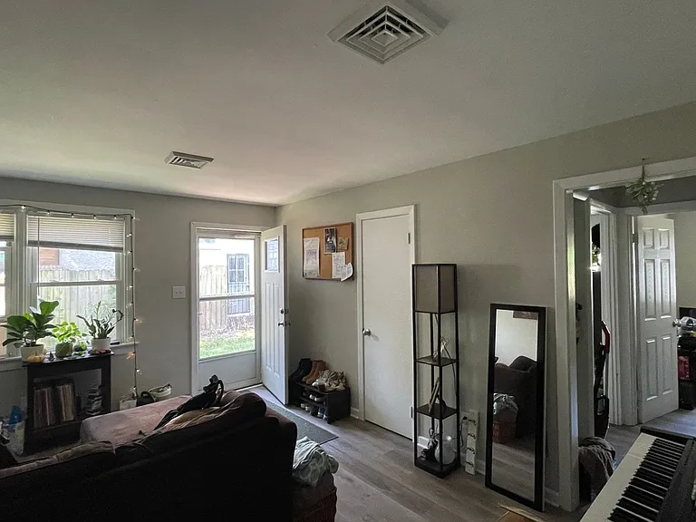 2403 5th Ave #1 — Photo 4