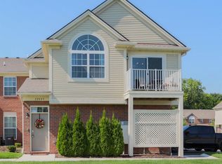 22089 Aberdeen Dr, Macomb, MI