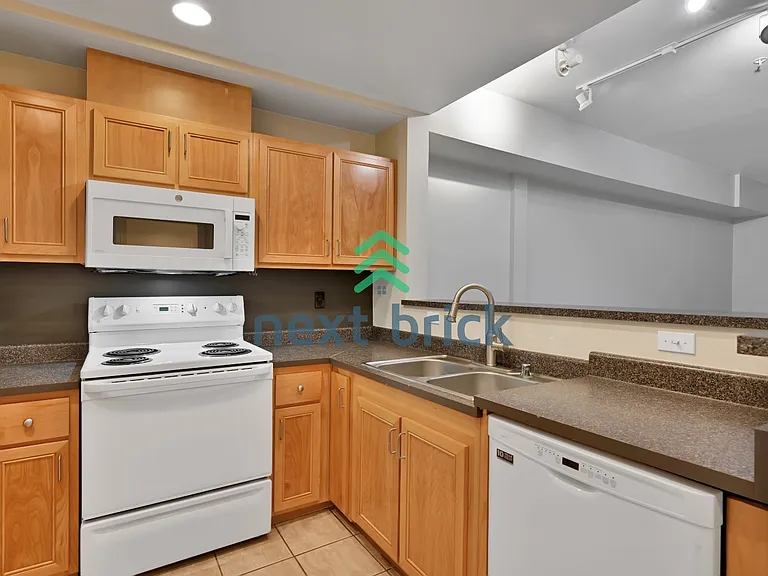 16275 NE 85th St #107 — Photo 8
