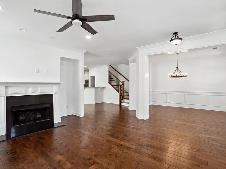 3951 Baverton Dr — Photo 11