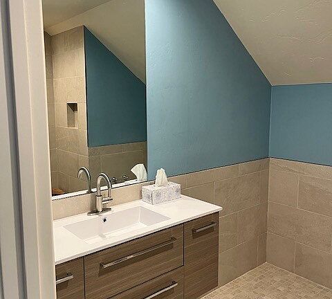 3rd image of 611 Cowen Dr Room 1