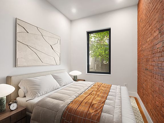 5th image of 61 W 70th St #2B