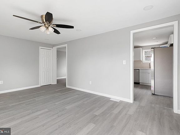 4th image of 136 State Line Rd #A