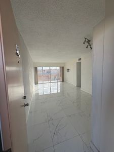 8889 Fontainebleau Blvd APT 504, Miami, FL, 33172