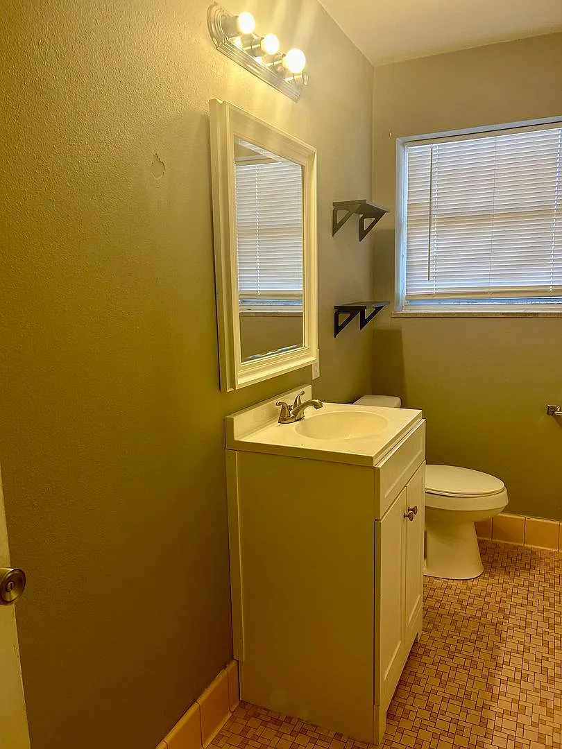 2 bed, 840 sqft, $800 — Photo 3