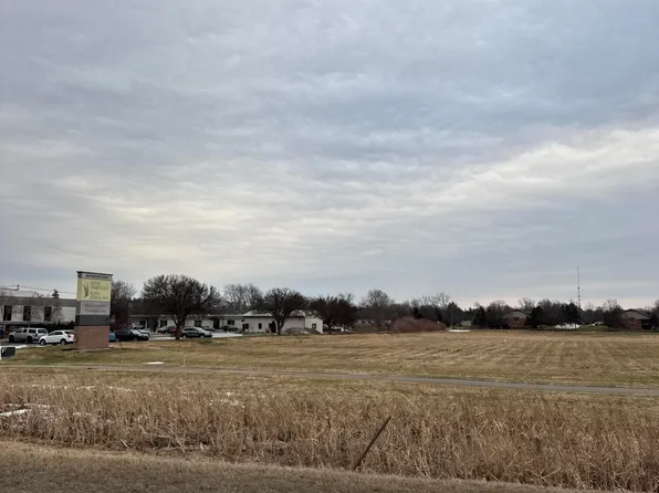 101 Royal Park Dr, Zeeland, MI 49464