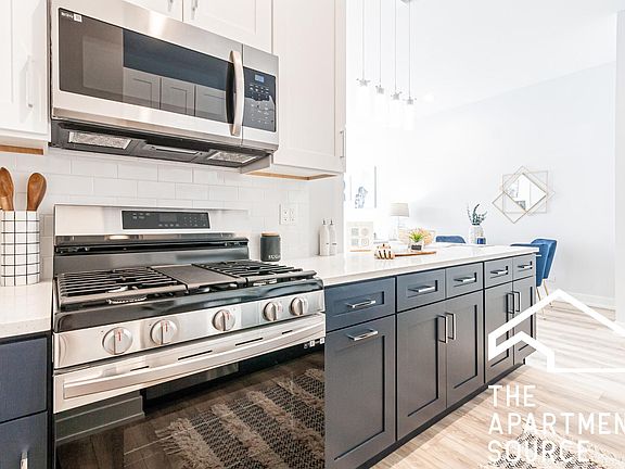 4th image of 2402 W Carmen Ave #209