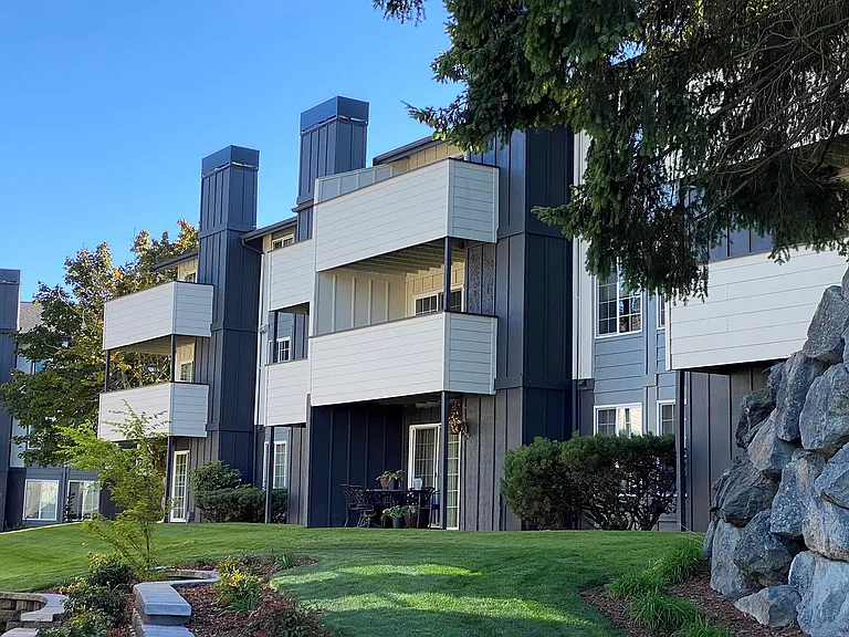 University Glen — Photo 10