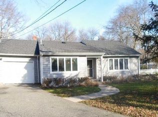 904 Ostrander Ave, Riverhead, NY 11901