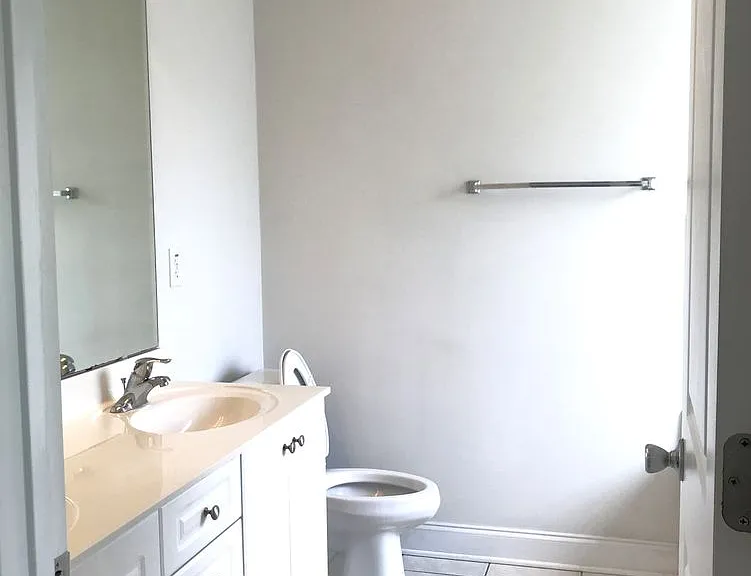 129 S Palm Dr — Photo 24