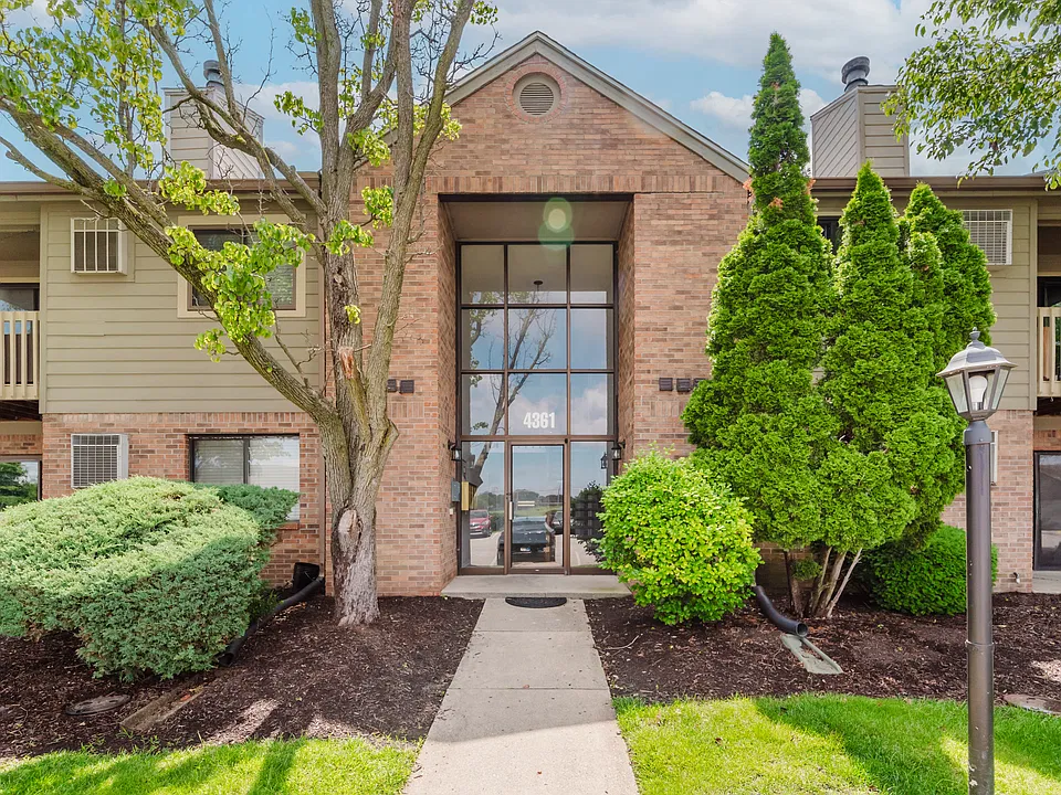 4361 Village Parkway Cir W #3