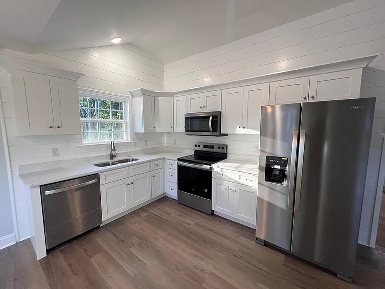 1784 Wendell St — Photo 3