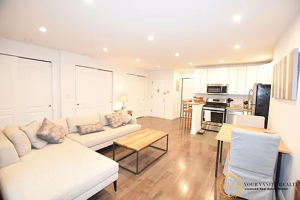 Rented by Your Vanity Realty | media 23