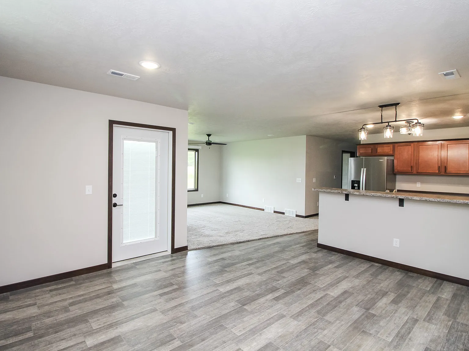 3 bed, 1400 sqft, $1,775 — Photo 2