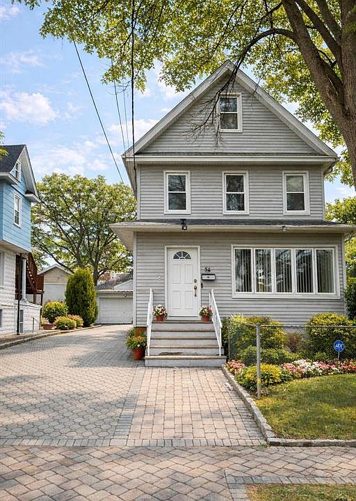 1st image of 54 College Pl