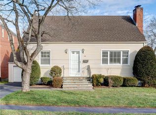 408 Greenfield St, Fairfield, CT 06825