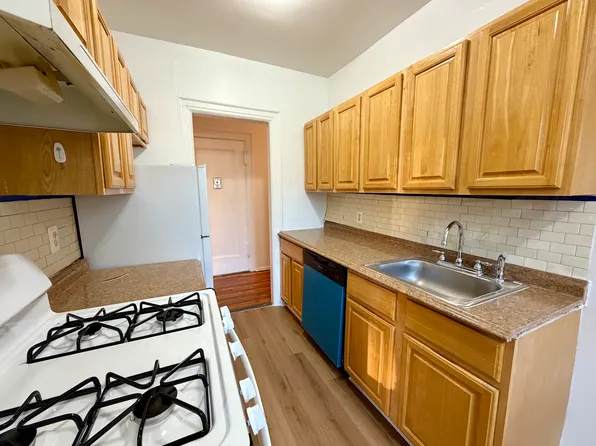 185 Marine Avenue image 1 of 10