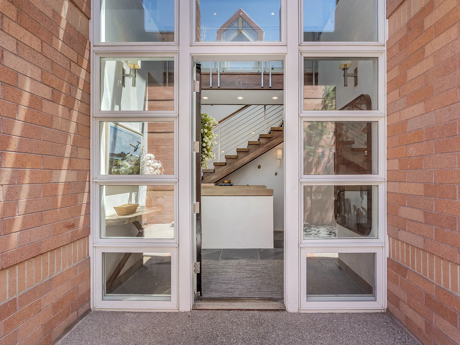 3 bed, 2584 sqft, $100,000 — Photo 2