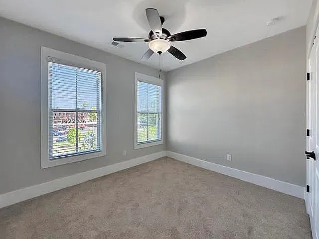 4 bed, 3.5 bath, 2238 sqft, $4,000 — Photo 3