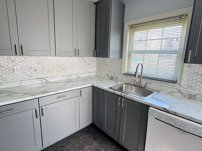 510 Randle St — Photo 7