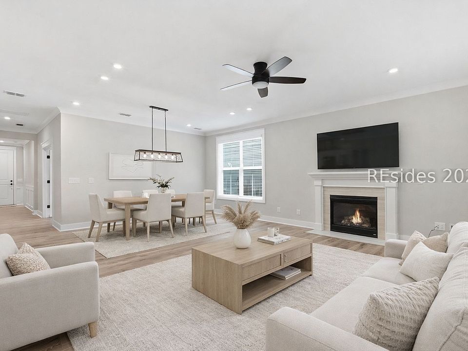 1st image of 129 Carolina Oaks Ave
