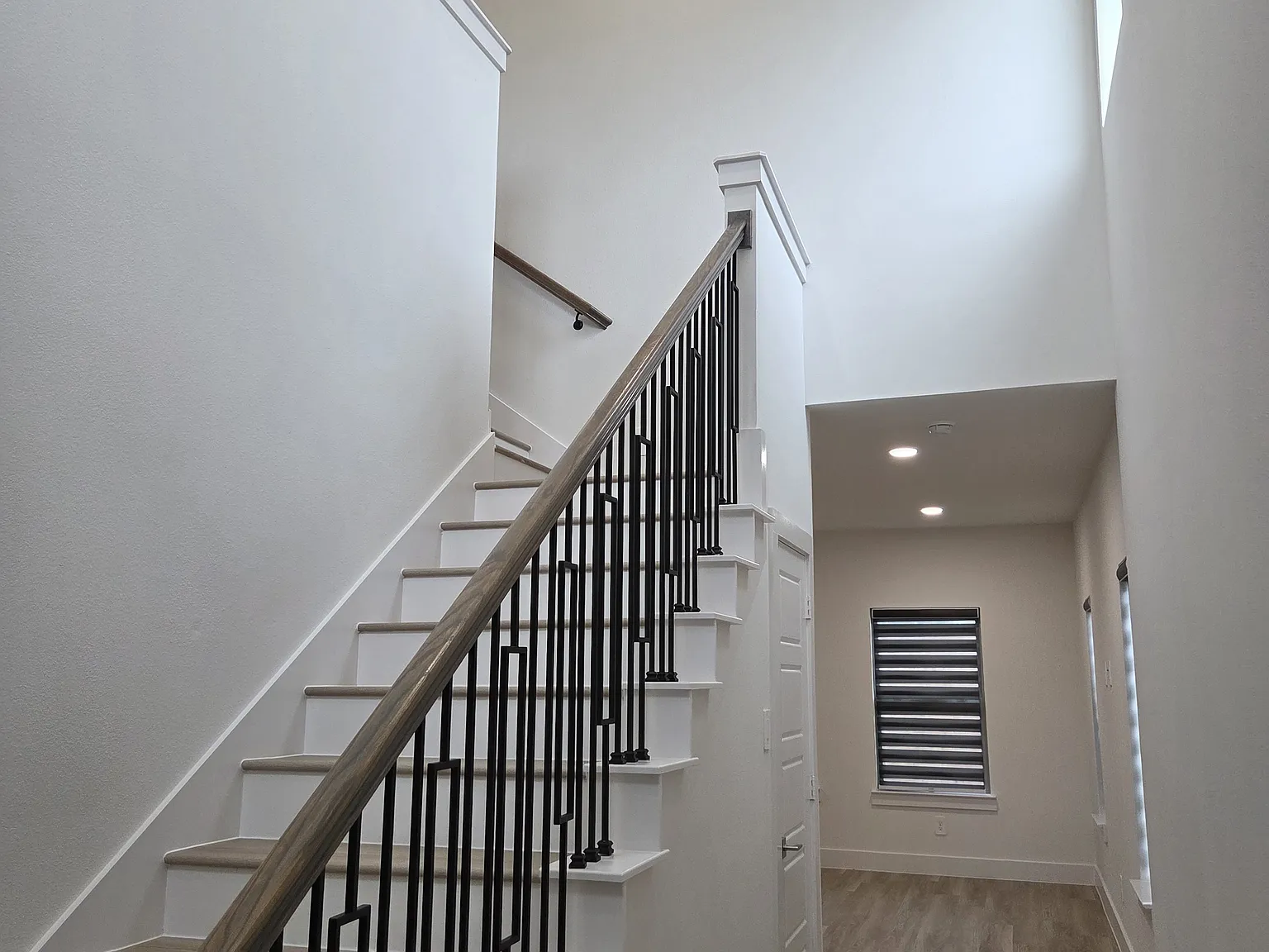 3 bed, 2.5 bath, 1794 sqft, $2,600 — Photo 3