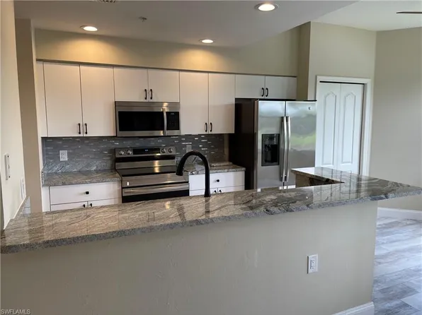 3780 Sawgrass Way APT 3327, Naples, FL 34112