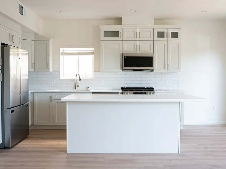 5259 Lexington Ave #3 — Photo 1