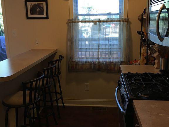 Kitchen / breakfast counter