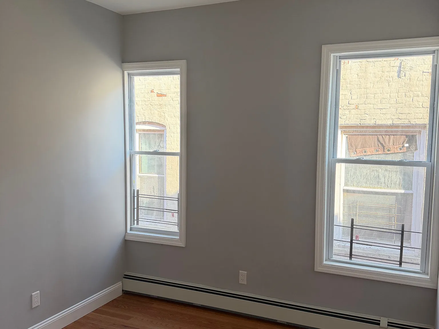 5 bed, 1400 sqft, $4,680 — Photo 4