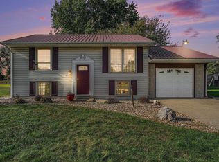 30931 Amber Dr, Granger, IN 46530